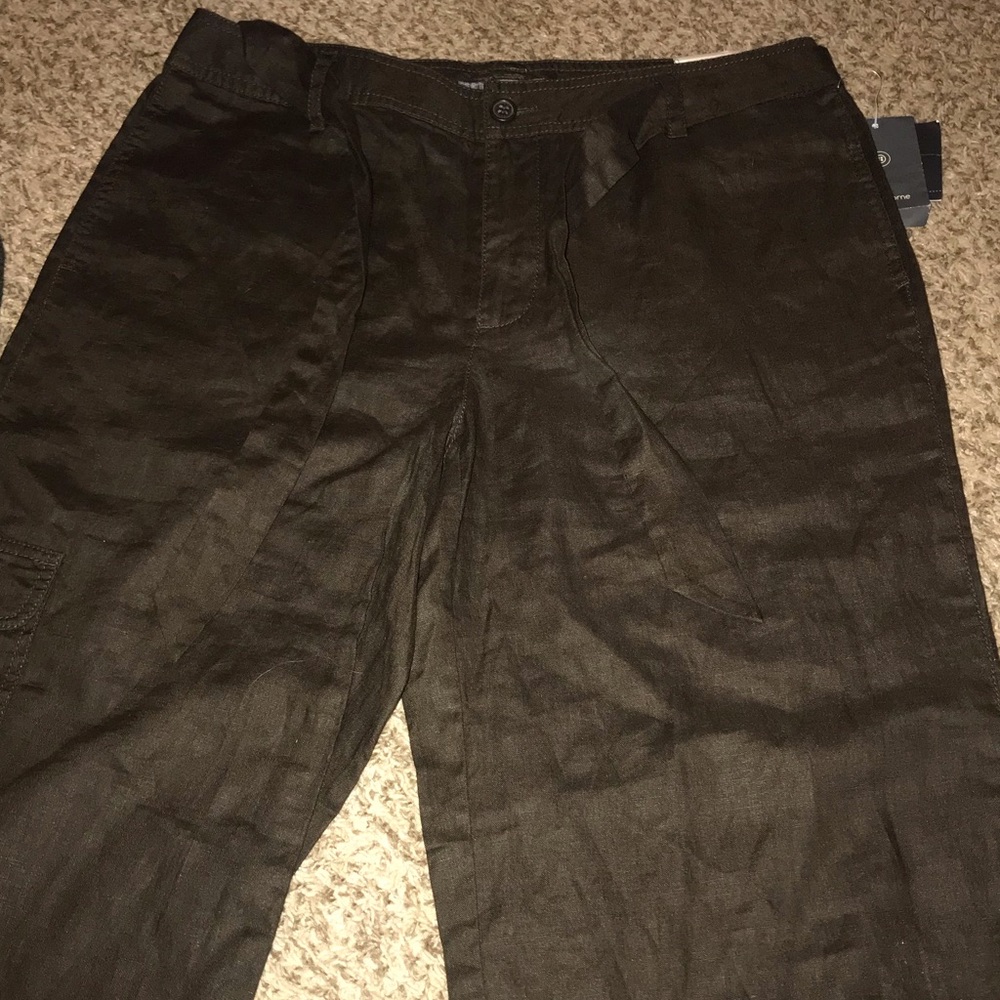 Liz Claiborne size 12 brown Capri length pants
